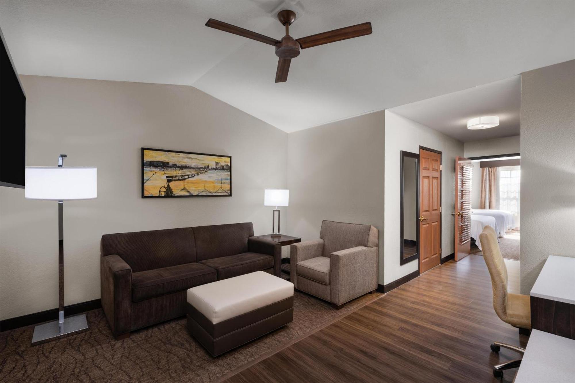 Queen Suite with Two Queen Beds with Sofa Bed - Non smoking